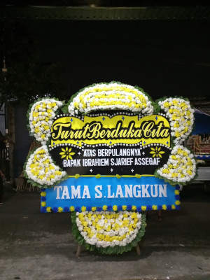 Papan Bunga Duka di Pija